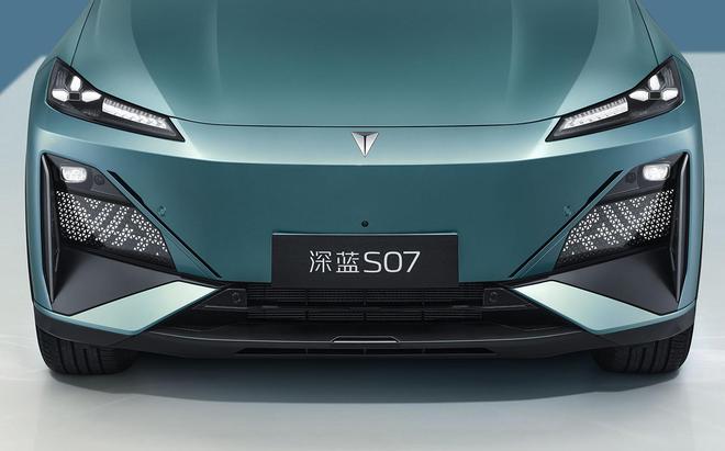 车赢麻了！左手智能化右手电动化j9九游会登录2024深蓝汽(图5)